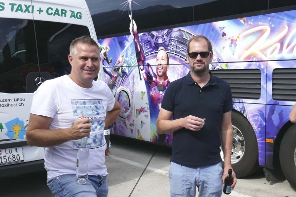 1050899FF0C27D7-17D0-7015-564D-93196CD2AC1F.jpg